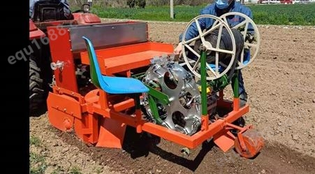全自动土豆块播种机 双垄双行牵引马铃薯带芽种植机器地蛋下种机