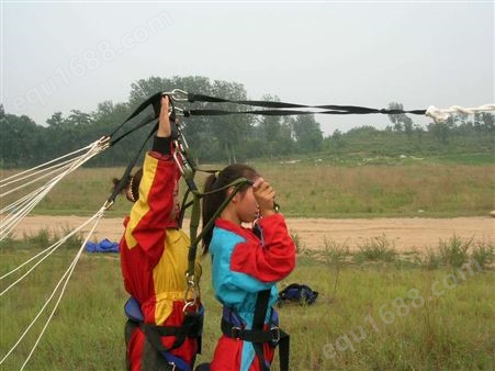 国产跳伞运动用降落伞及身体安全吊带等辅件