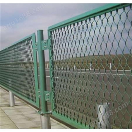 球场围栏隔离网 组装式学校操场足球场围网 体育场隔离护栏网
