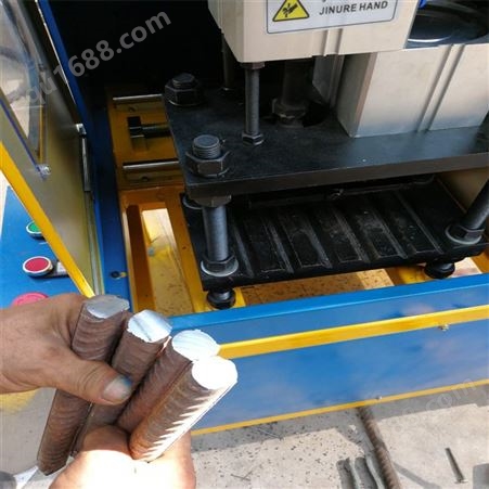 鲁力筋工数控钢筋锯切套丝生产线降低工人劳动强度全自动LTQ50