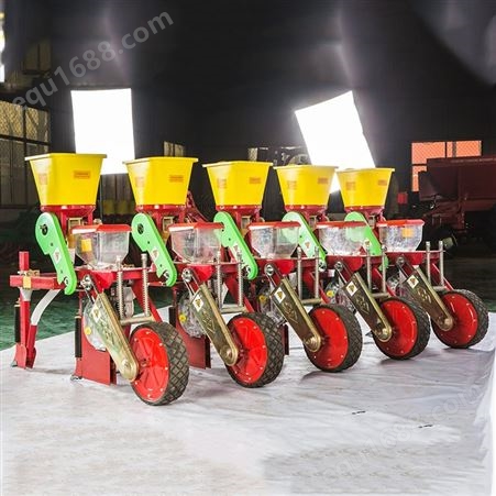 拖拉机牵引式玉米播种机 悬浮式苞米种植机器
